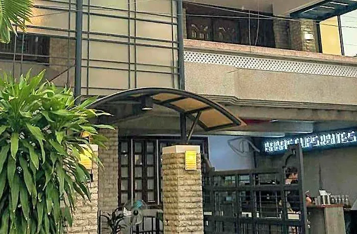 Gateway - Near Naia Airport 2*